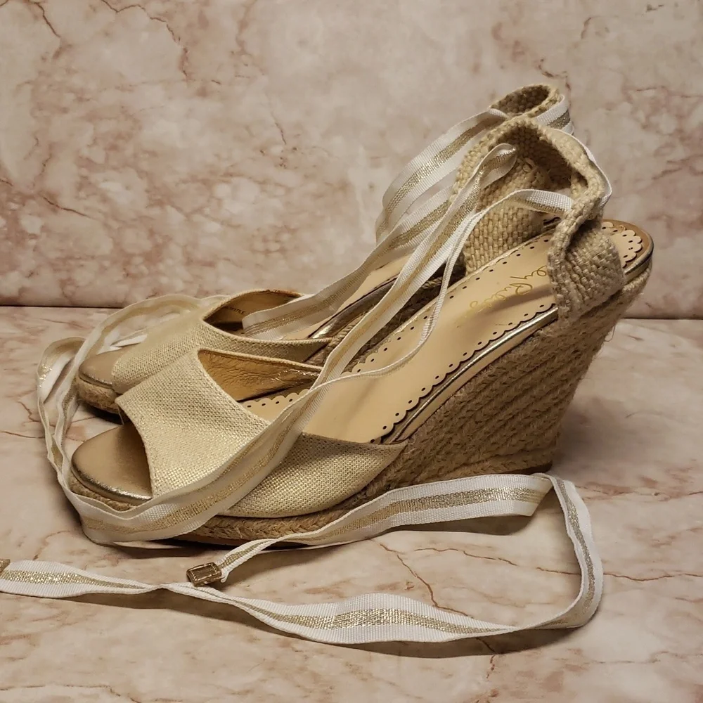 Lilly Pulitzer Elegant Gold Wedge Ankle Straps Sandals Size  8